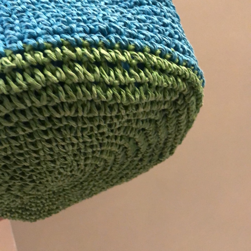 Straw handbag. Blue and green striped - Picture 2 of 8